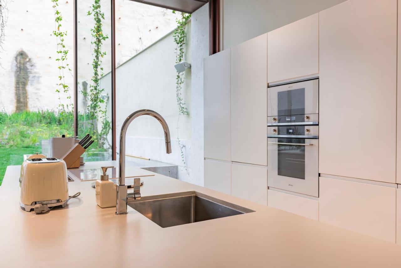 Hidden Pearl W/ Patio & Pool By Lovelystay Lisbon Exterior photo